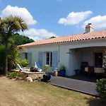 Pornicaise Aux Volets Bleus - 01 Holiday home Pornic