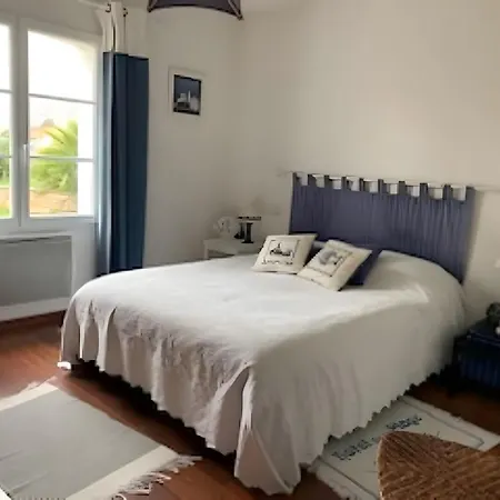 Pornicaise Aux Volets Bleus - 01 Holiday home Pornic